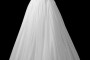 Śliczna długa suknia ślubna z koła typu greczynka z marszczeniami i koronkowym pasem.