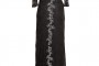 Czarna koronkowa suknia wieczorowa Ines z haftami na dekolcie oraz na spódnicy.